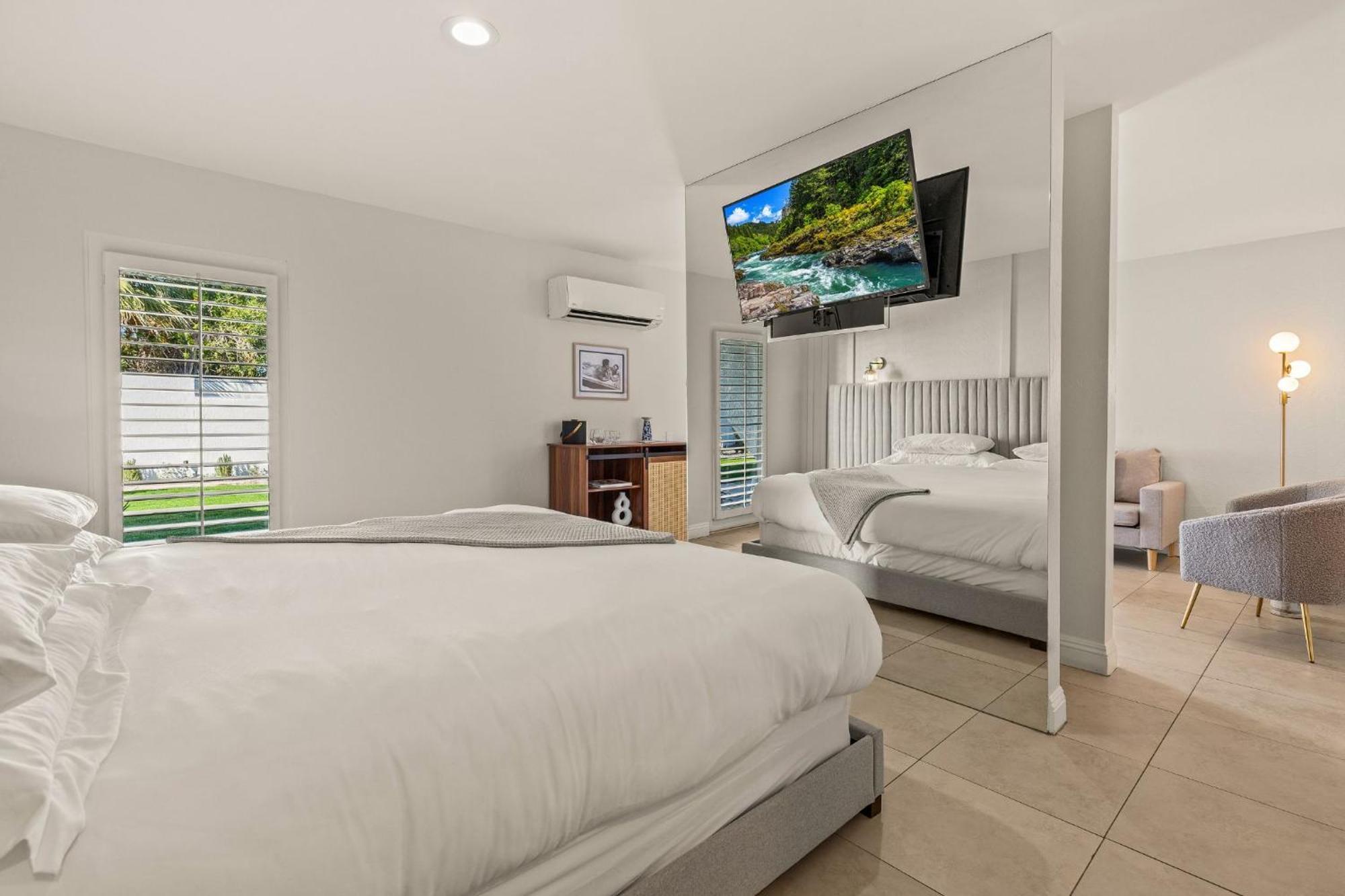 Casa Oliver Hotel & Resort - A Men'S Clothing Optional Resort In بالم سبرينغس المظهر الخارجي الصورة