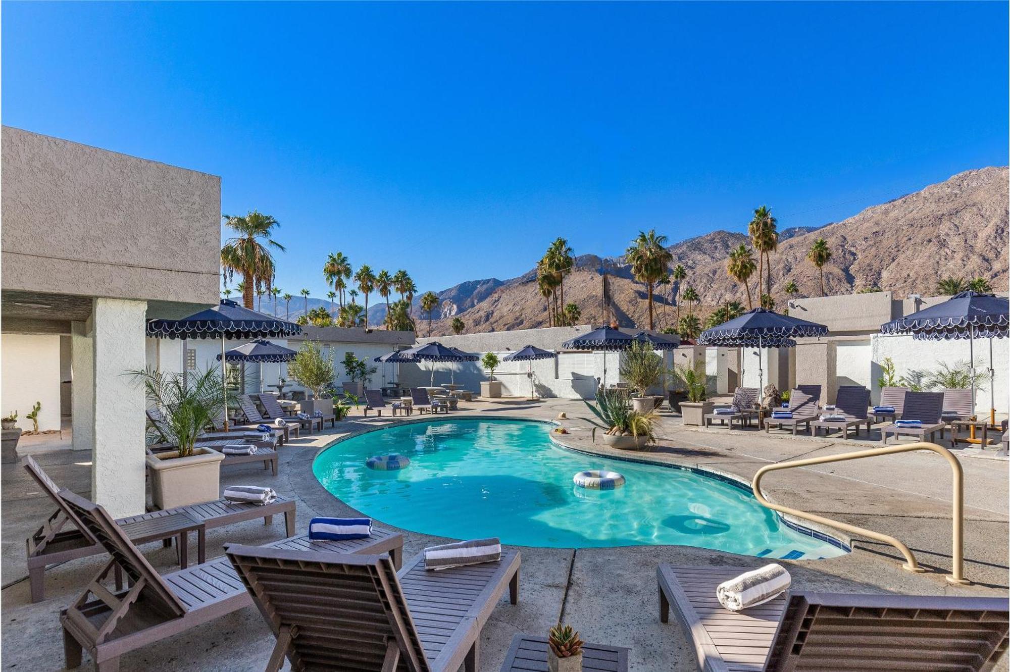 Casa Oliver Hotel & Resort - A Men'S Clothing Optional Resort In بالم سبرينغس المظهر الخارجي الصورة