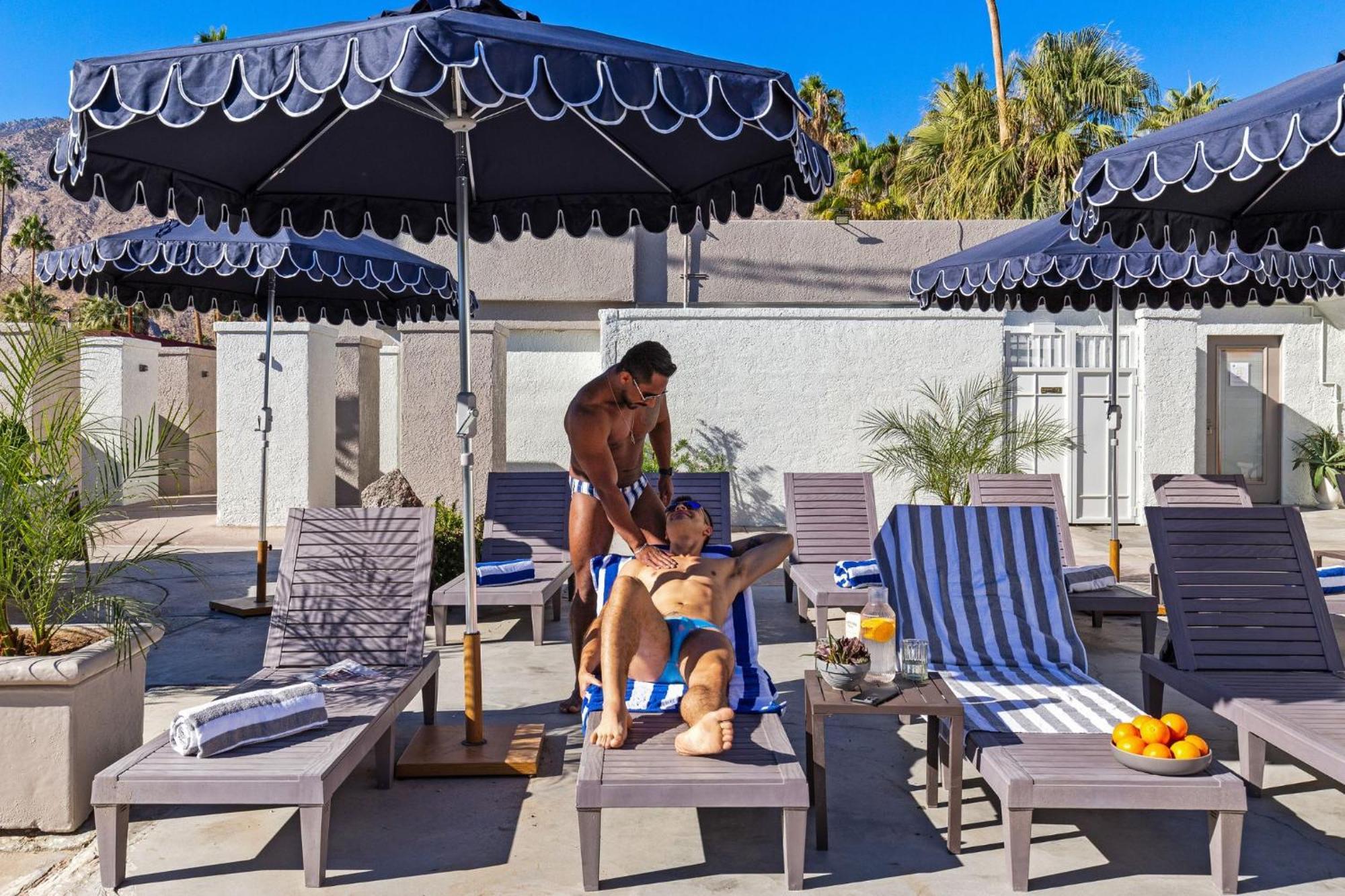 Casa Oliver Hotel & Resort - A Men'S Clothing Optional Resort In بالم سبرينغس المظهر الخارجي الصورة