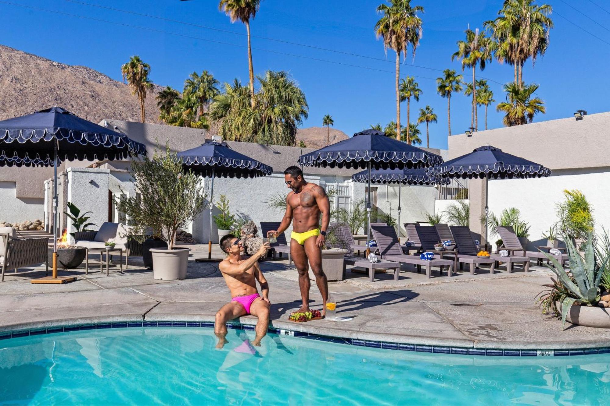 Casa Oliver Hotel & Resort - A Men'S Clothing Optional Resort In بالم سبرينغس المظهر الخارجي الصورة
